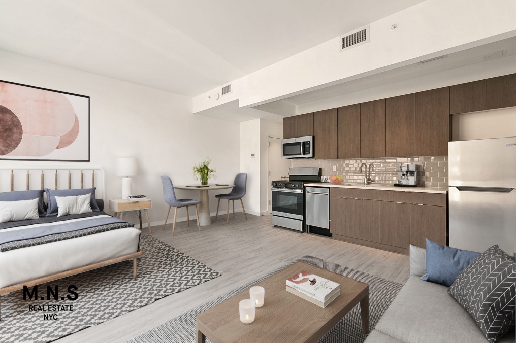 Listing photo 1 of 13