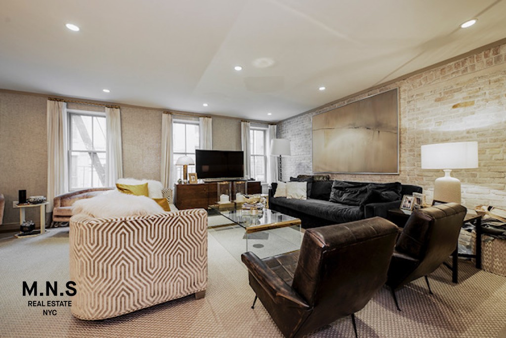 Listing photo 1 of 11