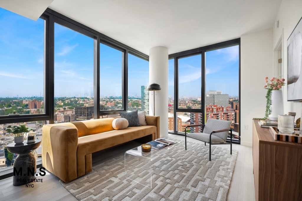 Listing photo 1 of 18