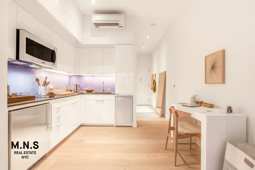 Listing photo 1 of 10