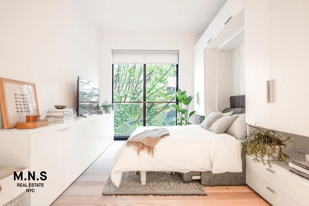 Listing photo 1 of 11