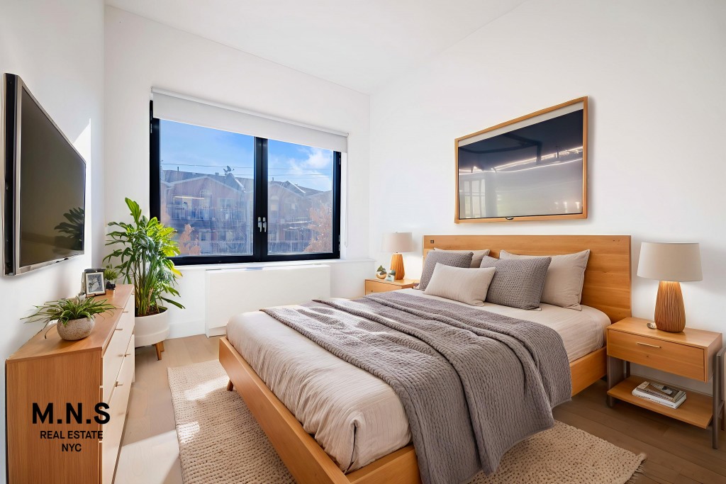 Listing photo 1 of 14