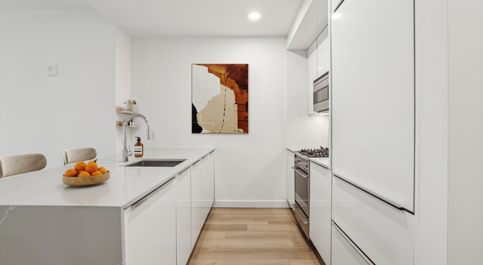 Listing photo 1 of 5