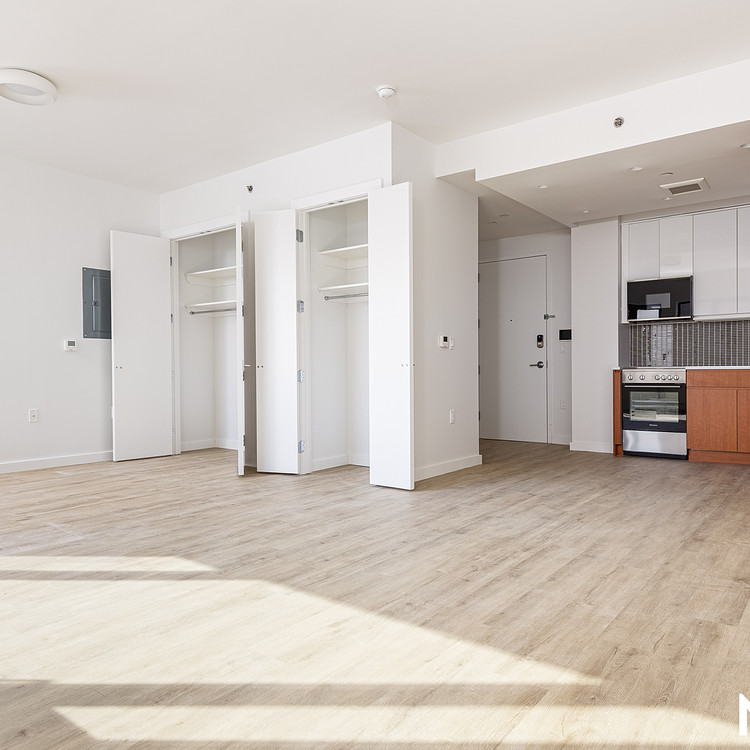 Listing photo 1 of 2