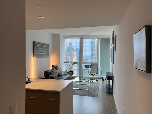 Listing photo 1 of 7