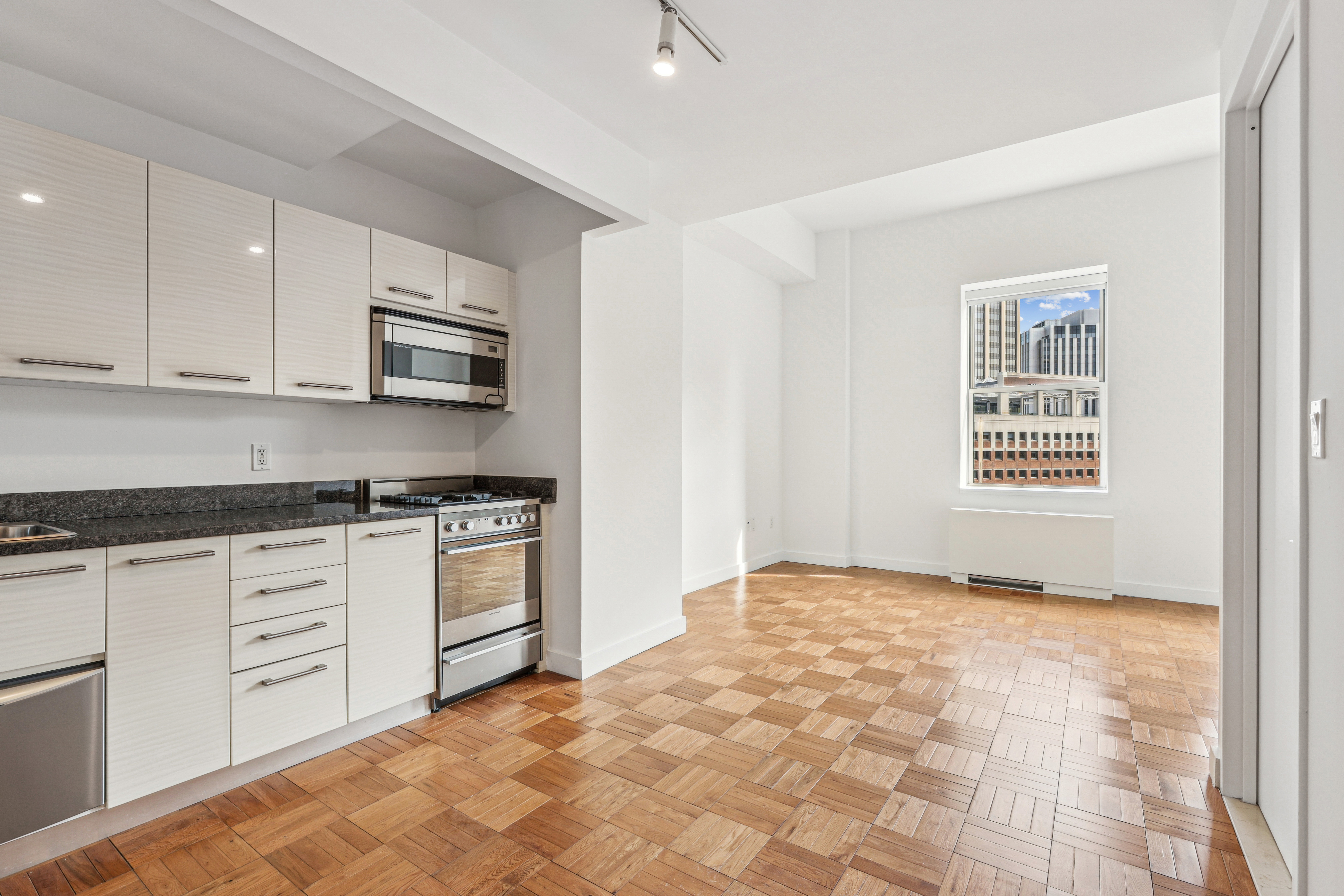 Listing photo 1 of 22