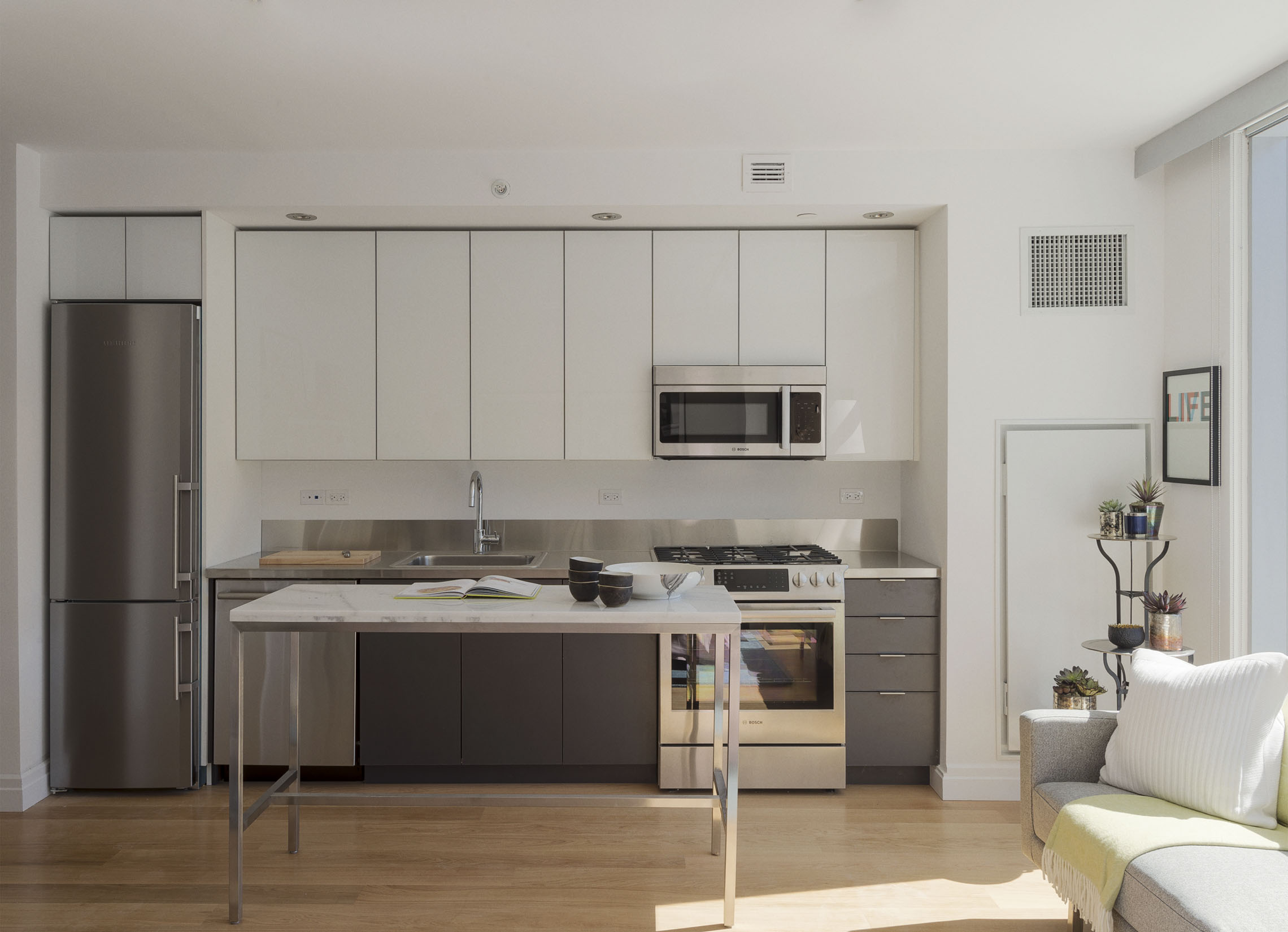 Listing photo 1 of 19