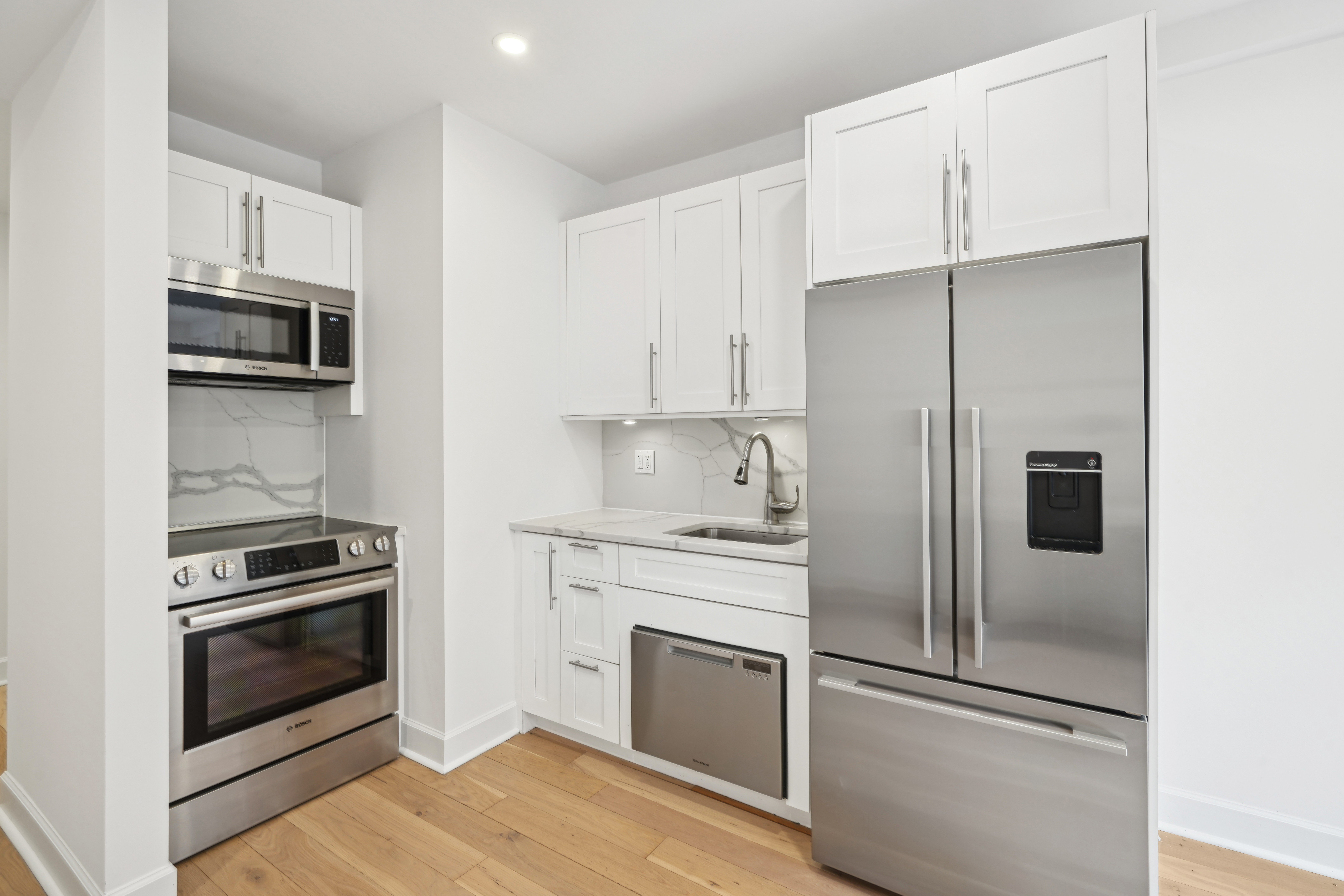 Listing photo 1 of 18