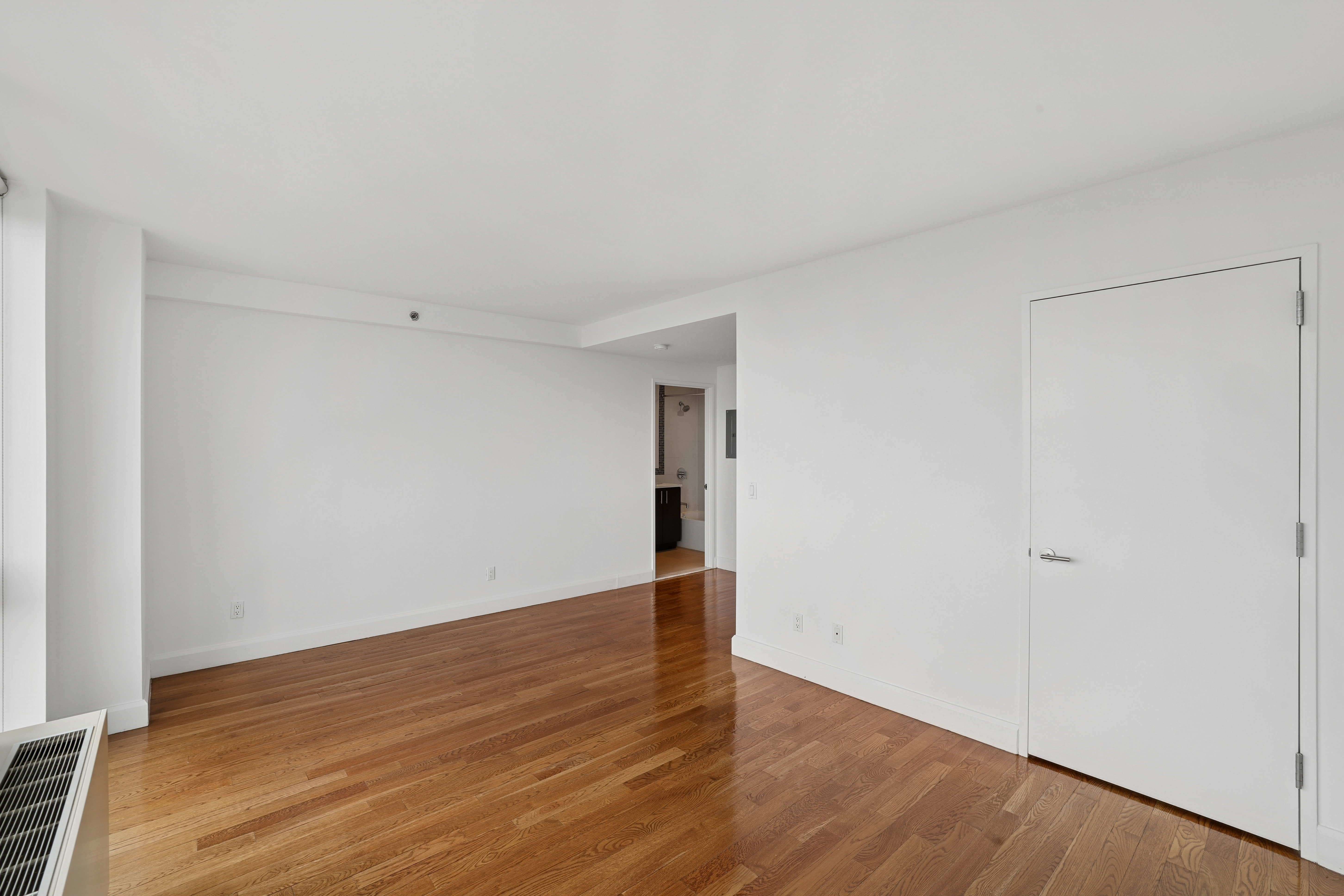 Listing photo 1 of 17