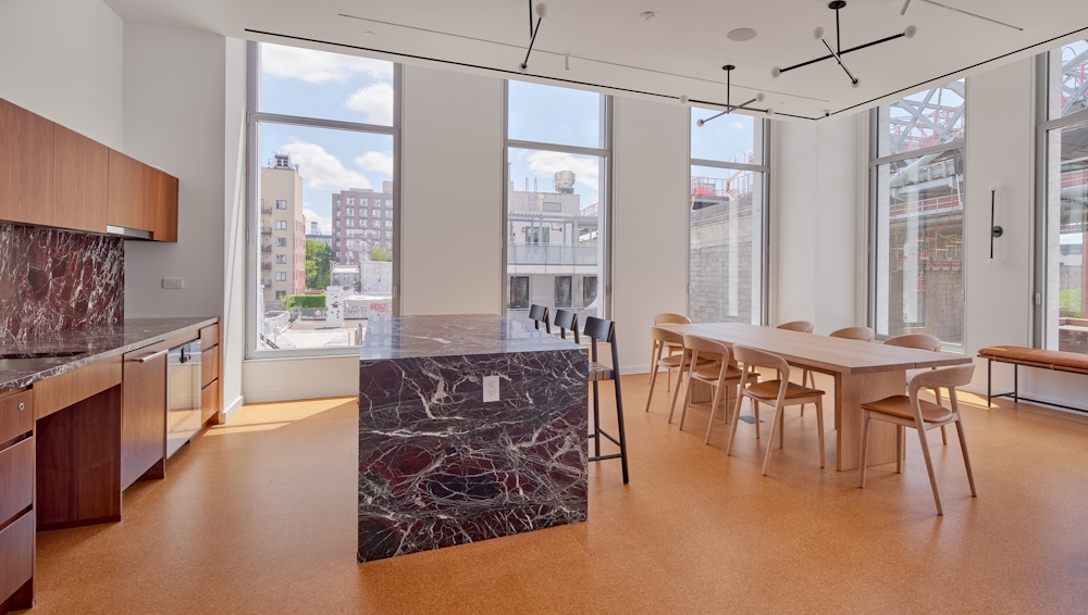 Listing photo 1 of 31