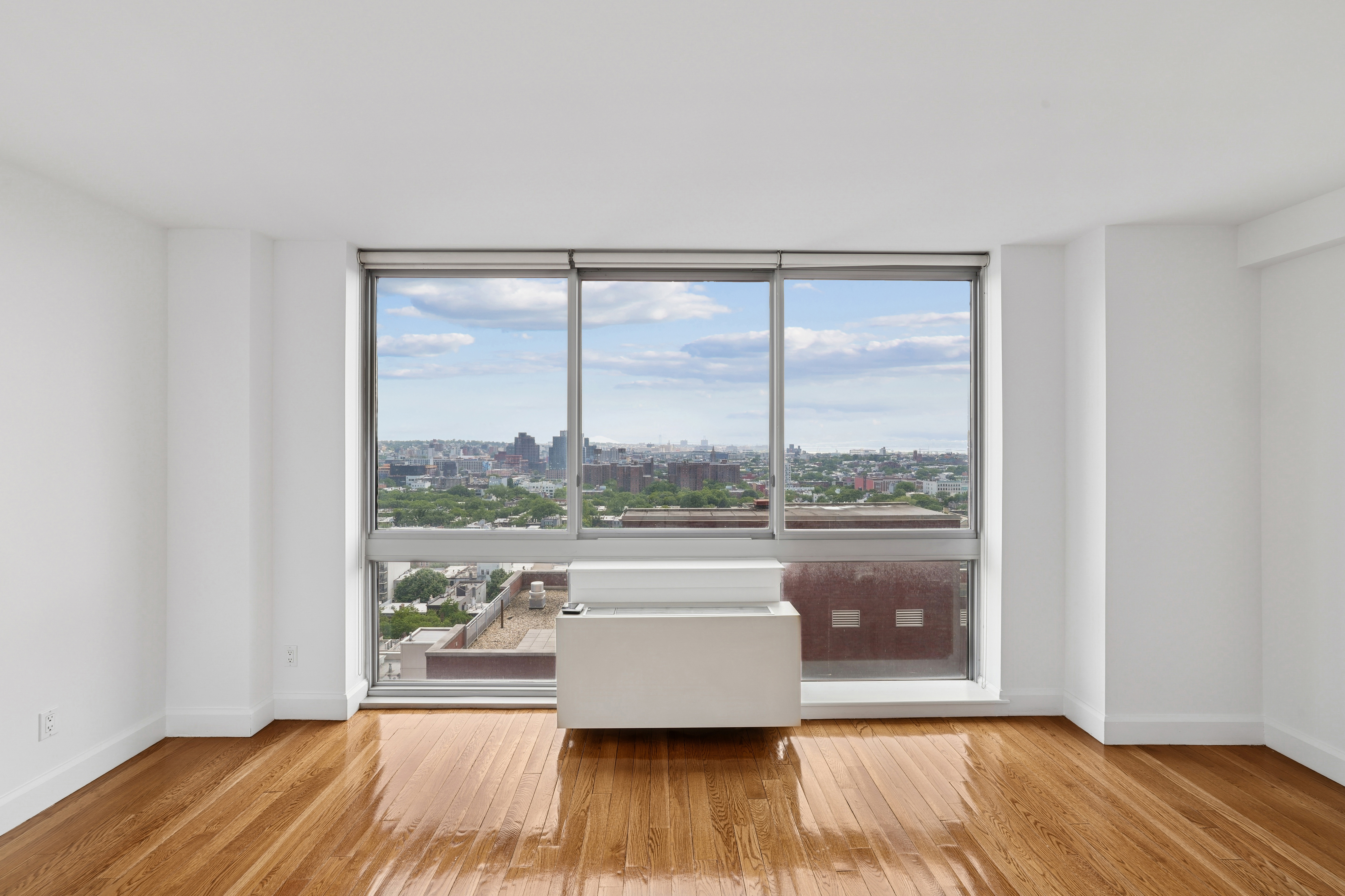 Listing photo 1 of 18