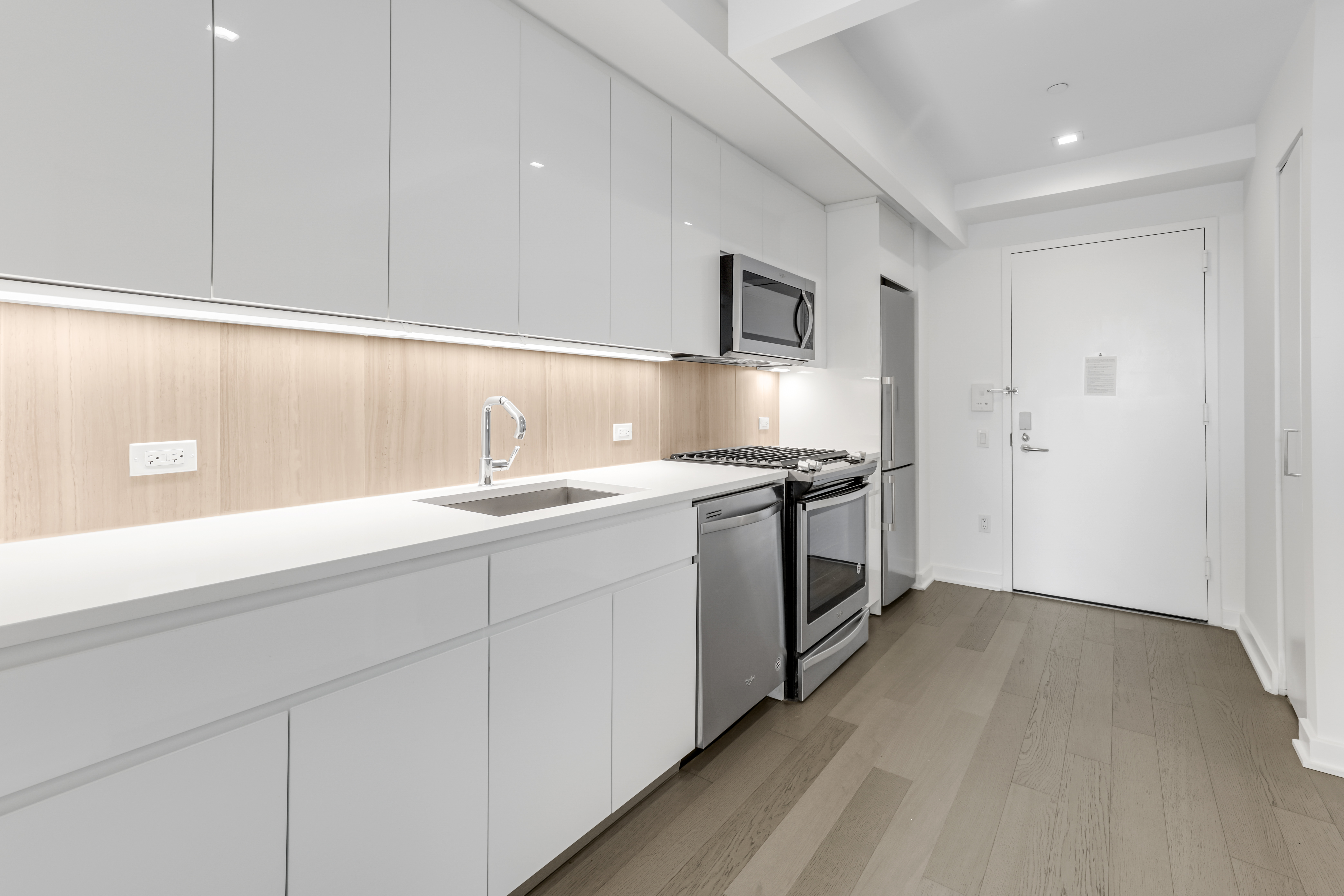 Listing photo 1 of 20