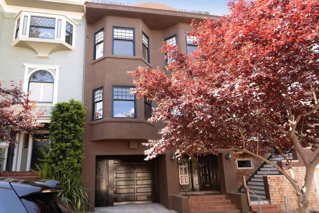 Listing photo 1 of 5