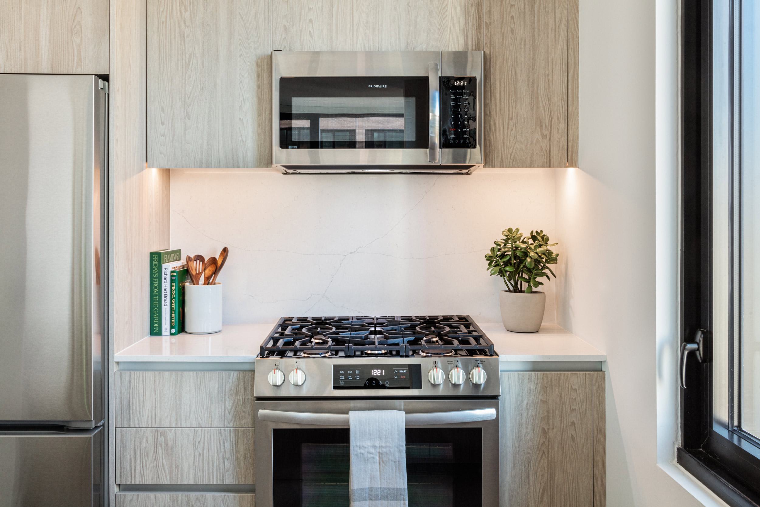 Listing photo 1 of 6