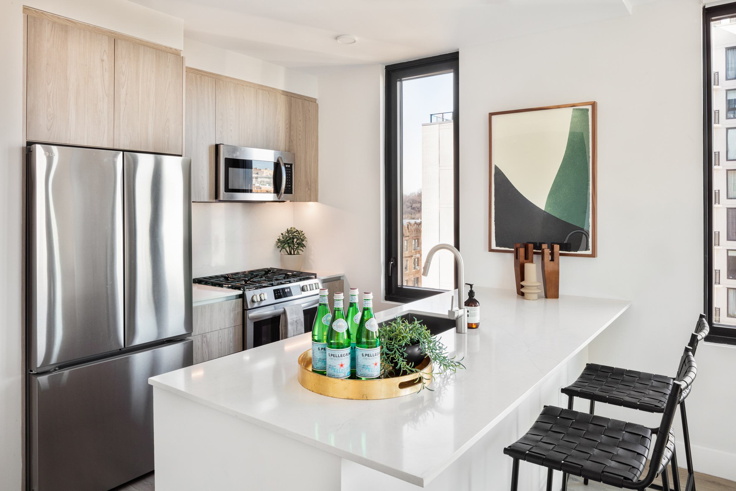 Listing photo 1 of 6