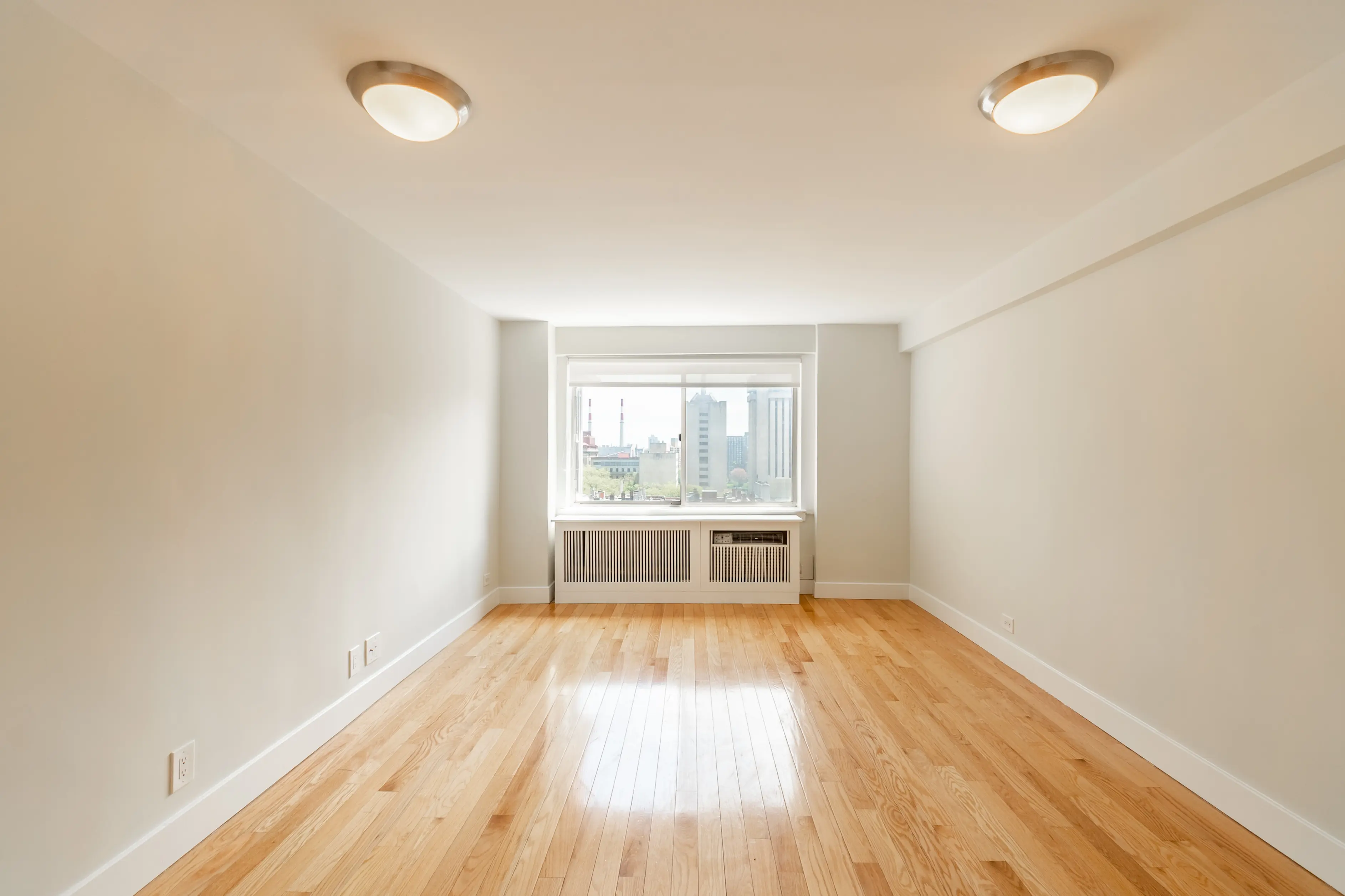 Listing photo 1 of 12