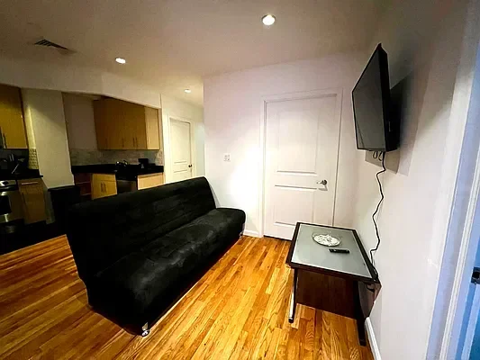 Listing photo 1 of 5