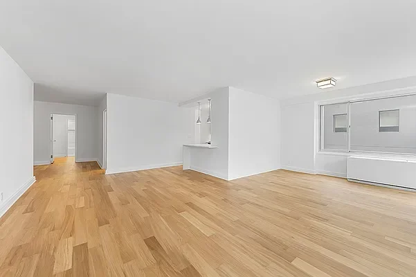 Listing photo 1 of 6