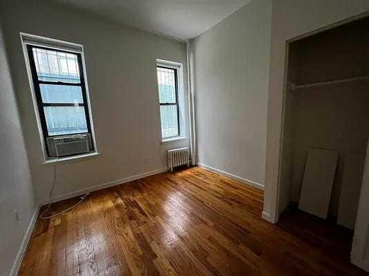 Listing photo 1 of 5