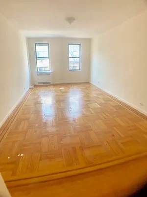 Listing photo 1 of 4