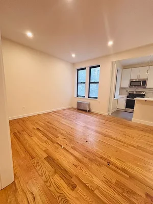 Listing photo 1 of 5