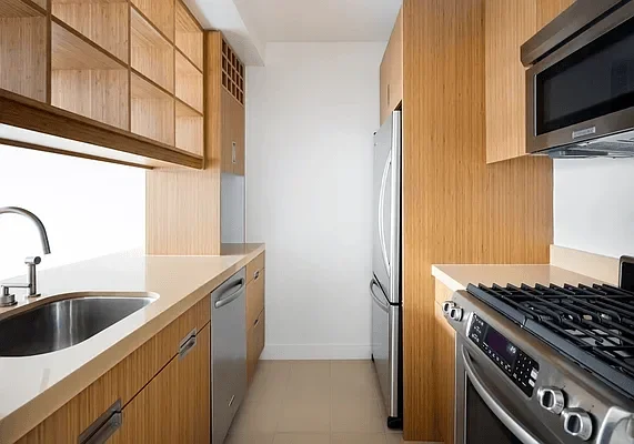 Listing photo 1 of 3