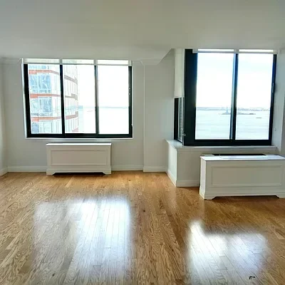 Listing photo 1 of 7
