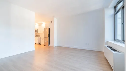 Listing photo 1 of 11