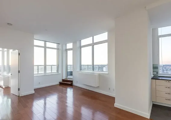 Listing photo 1 of 4