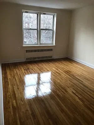 Listing photo 1 of 3