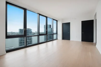 Listing photo 1 of 7