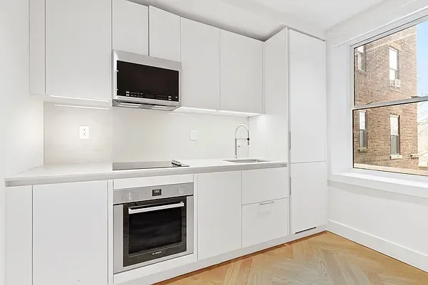 Listing photo 1 of 7