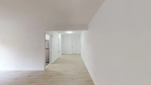 Listing photo 1 of 7