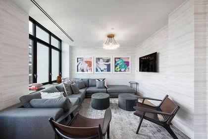 Listing photo 1 of 7