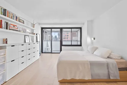 Listing photo 1 of 11