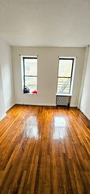 Listing photo 1 of 6