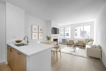 Listing photo 1 of 7