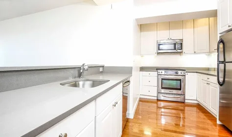 Listing photo 1 of 8