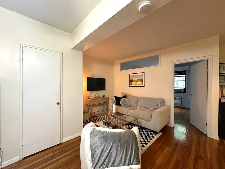 Listing photo 1 of 5