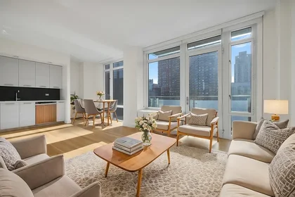 Listing photo 1 of 4