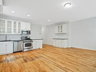 Listing photo 1 of 6