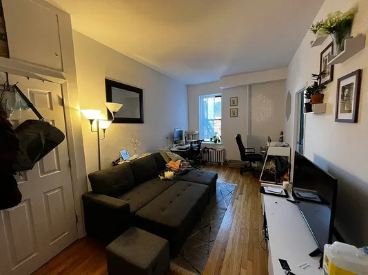 Listing photo 1 of 6