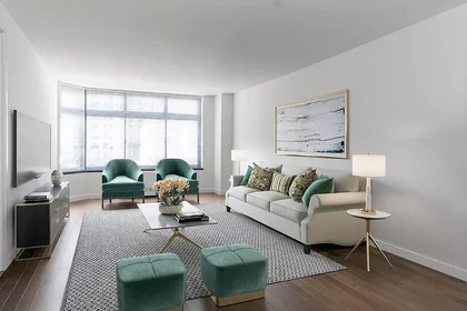 Listing photo 1 of 8