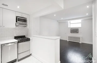 Listing photo 1 of 7