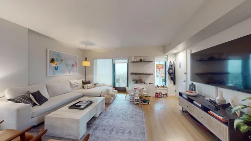 Listing photo 1 of 8