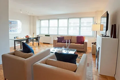 Listing photo 1 of 7