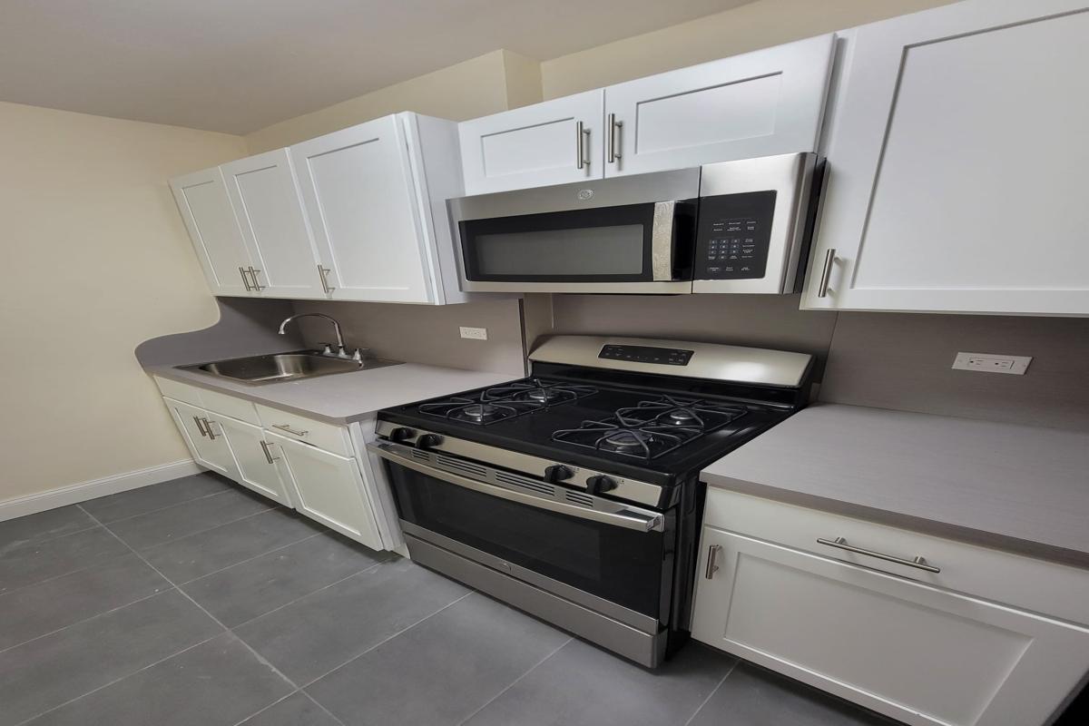 Listing photo 1 of 7