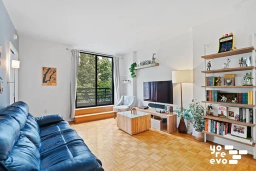 Listing photo 1 of 11