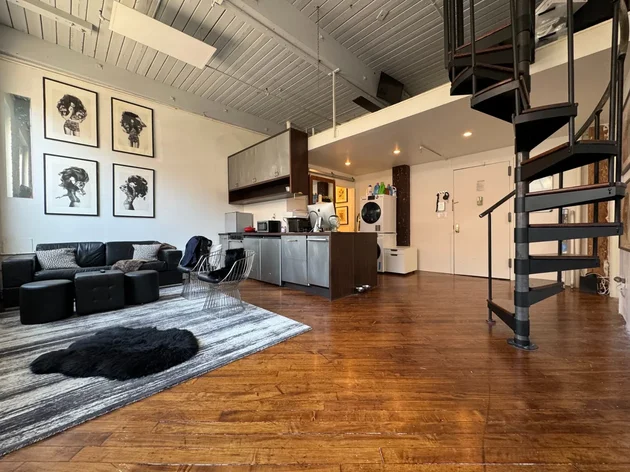 Listing photo 1 of 6