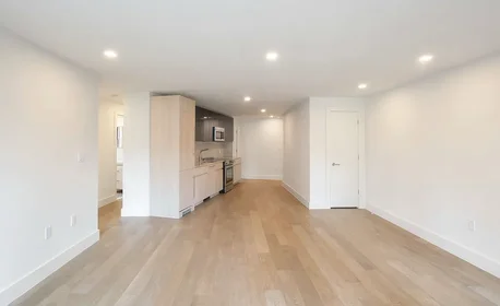 Listing photo 1 of 4